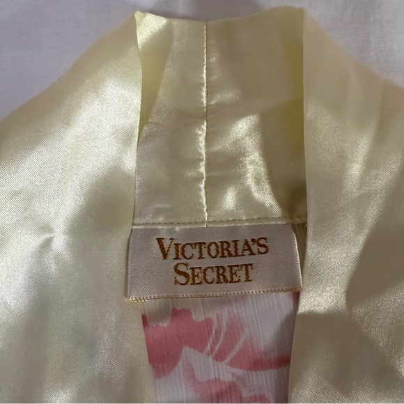 Vintage Victoria’s Secret Gold Label Satin Robe Tie Sleep Shirt One Size Floral - Picture 2 of 8